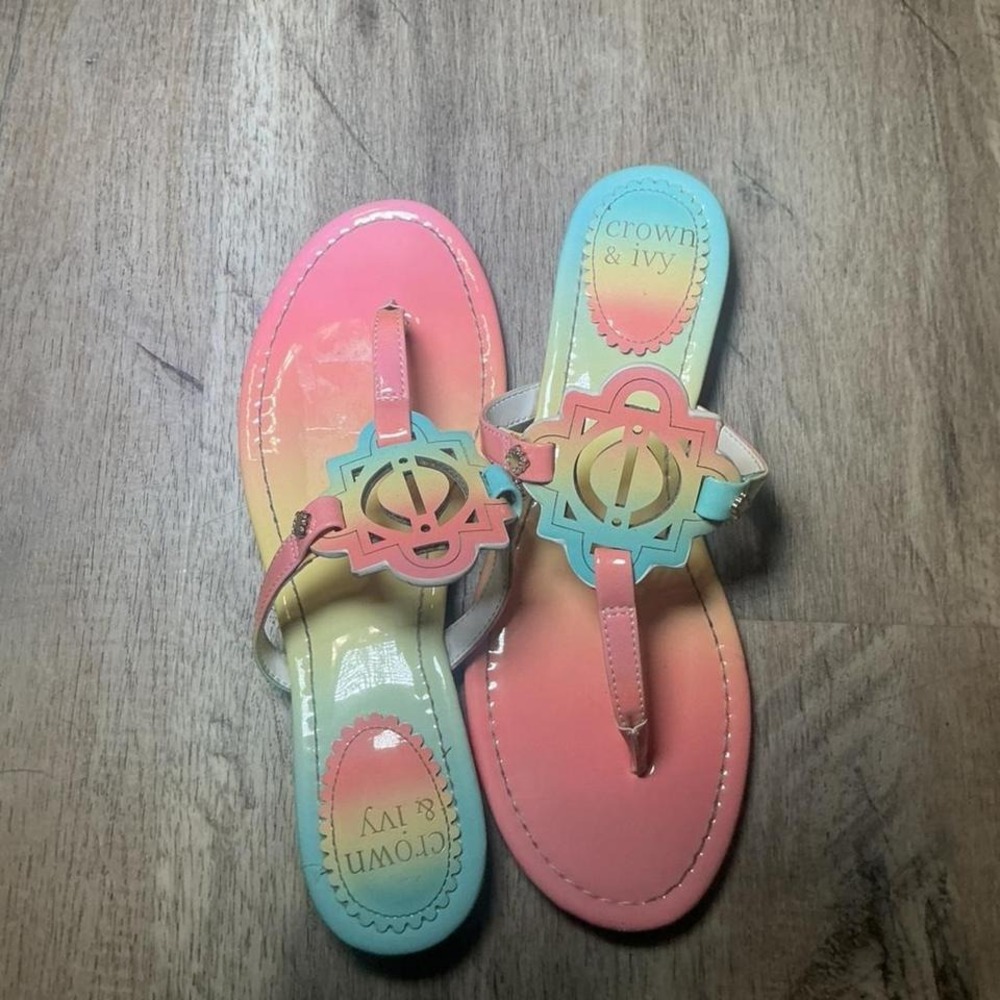 Crown & Ivy Pink Blue Tie Dye Thong Sandals Floral Charm NWT Summer Beach